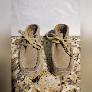 Clark's wallabees toddler size 6.5m/w